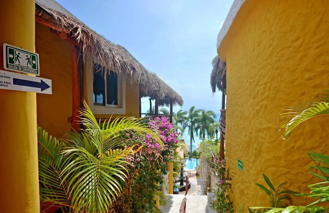Hotel La Joya Isla Mujeres-1