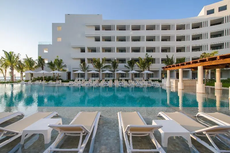 Izla Beach Front Hotel-1